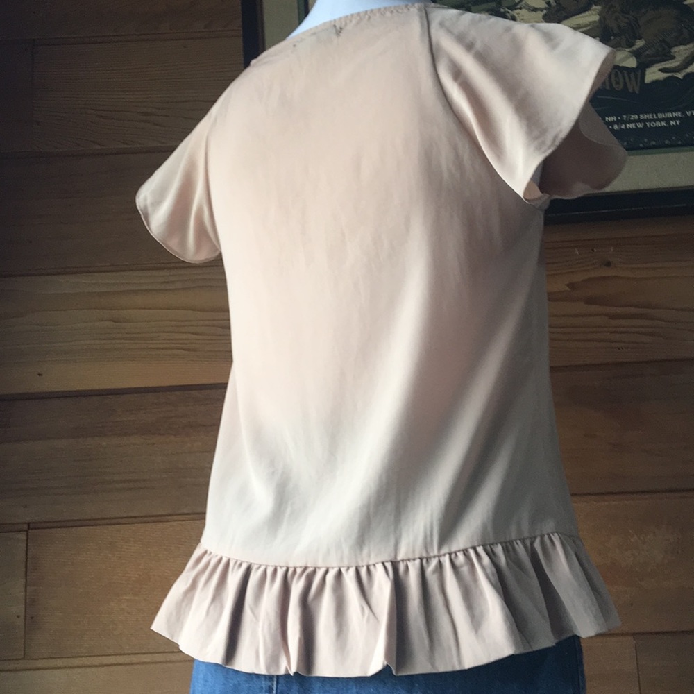 GAP 🌟 Fawn Colored & Soft Ruffled Blouse - Picture 5 of 7